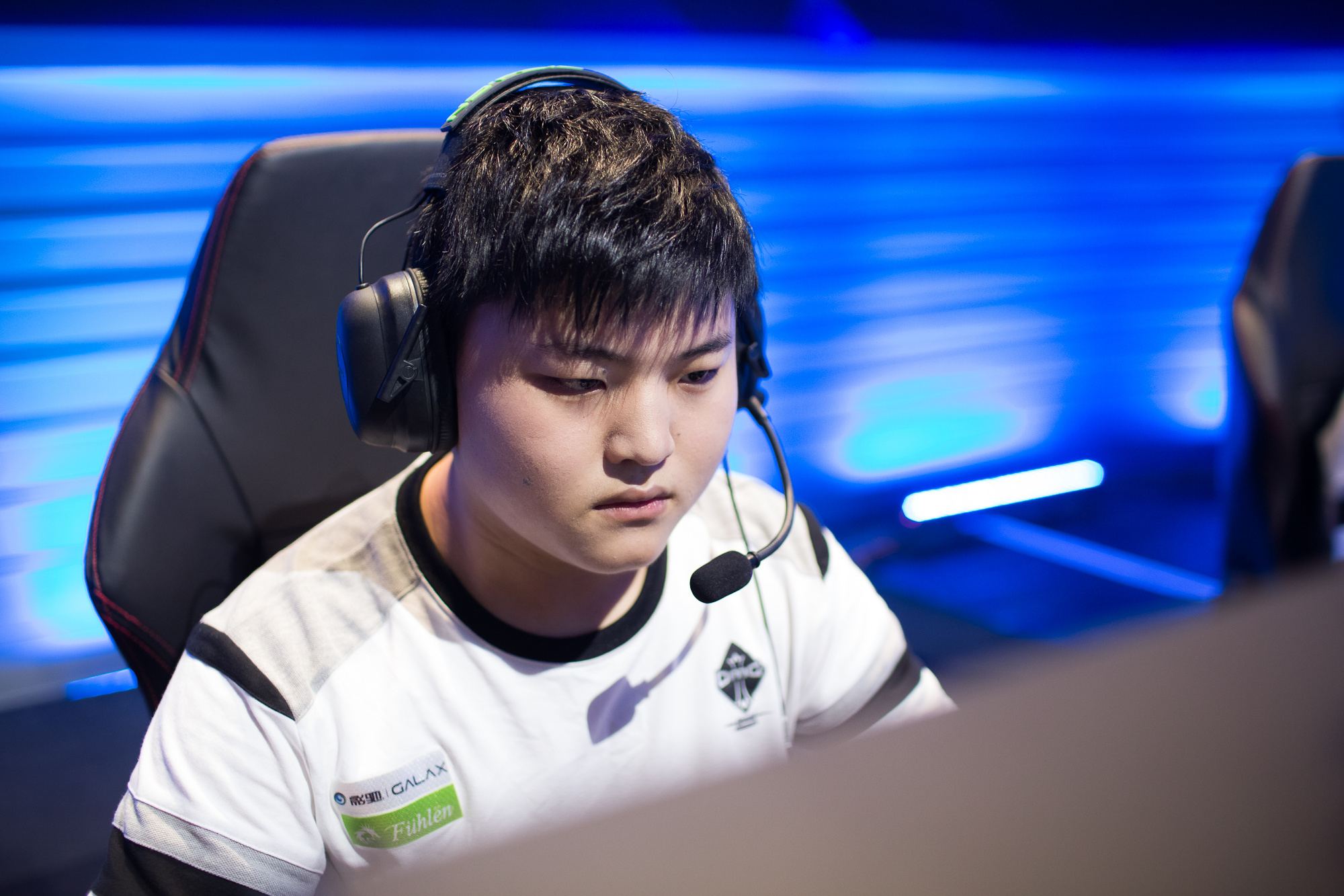 到逐步增加 到逐步增加