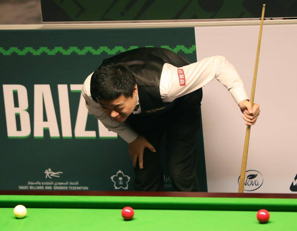 轻松击败了 轻松击败了